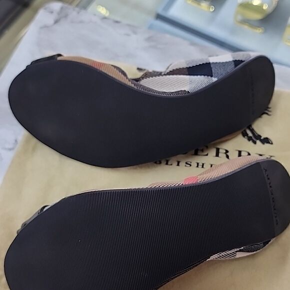 Authentic Burberry Plaid Check Canvas Black Leathet Ballet Flats Size 36 - Picture 4 of 7